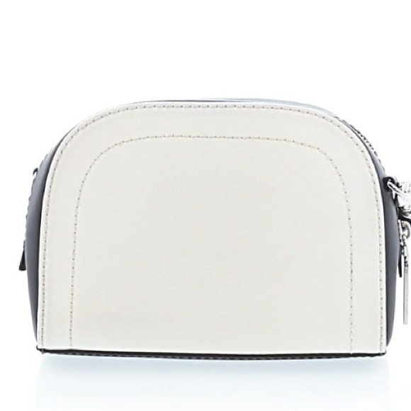 Marc Jacobs Crossbody Leather Camera Bag - Picture 2 of 3